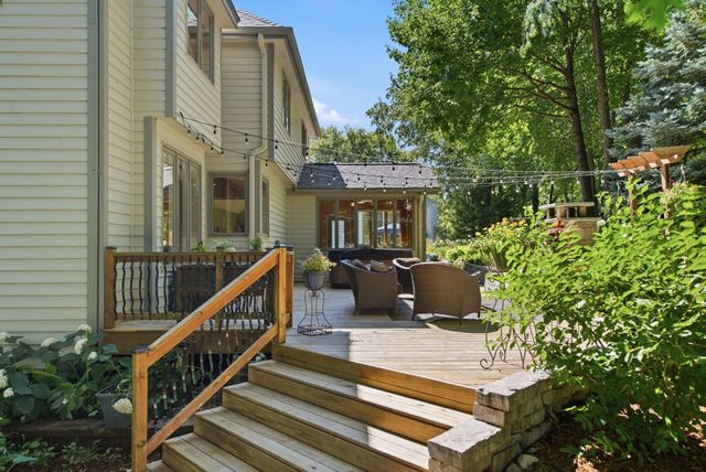 699 Bridle Ridge Road, Eagan, MN 55123