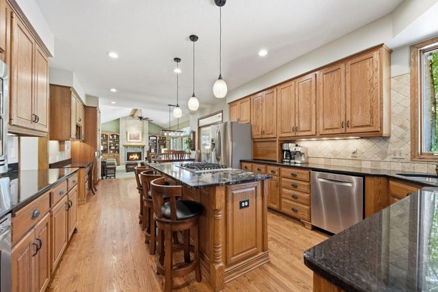 699 Bridle Ridge Road, Eagan, MN 55123