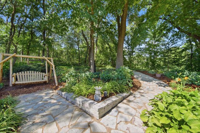 699 Bridle Ridge Road, Eagan, MN 55123