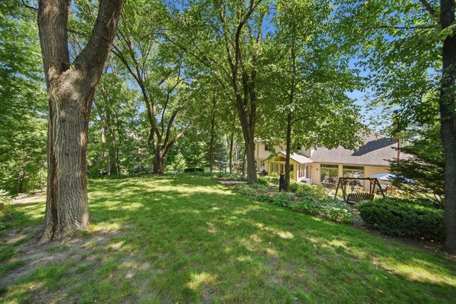 699 Bridle Ridge Road, Eagan, MN 55123