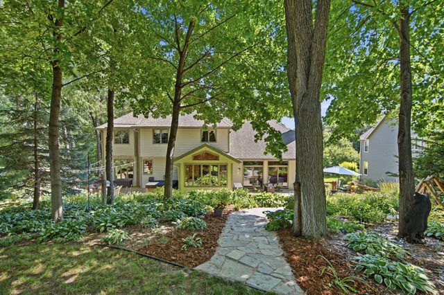 699 Bridle Ridge Road, Eagan, MN 55123
