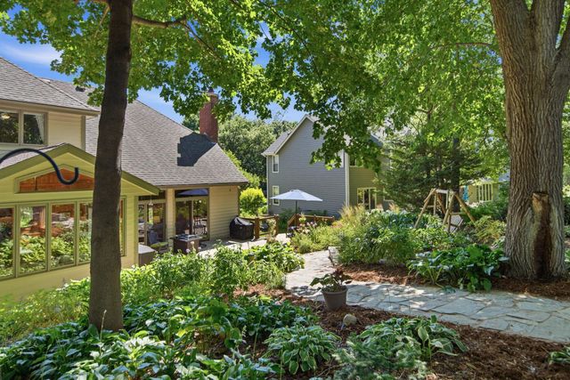 699 Bridle Ridge Road, Eagan, MN 55123