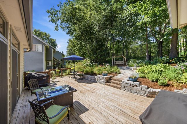 699 Bridle Ridge Road, Eagan, MN 55123