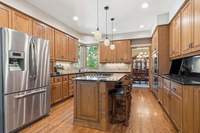 699 Bridle Ridge Road, Eagan, MN 55123