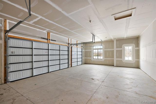 1 Pinery Court, Orion Twp, MI 48362