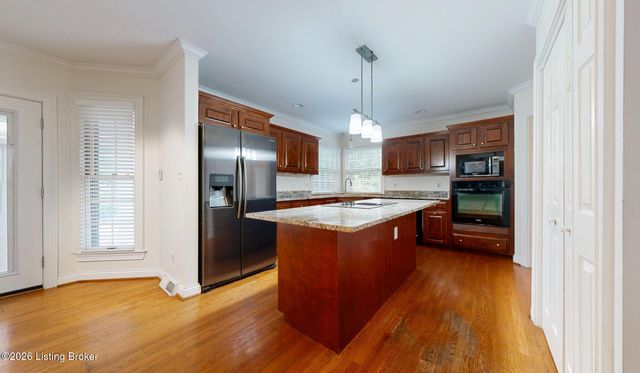 1617 Doral Ct, Shelbyville, KY 40065