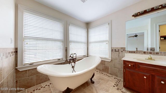 1617 Doral Ct, Shelbyville, KY 40065
