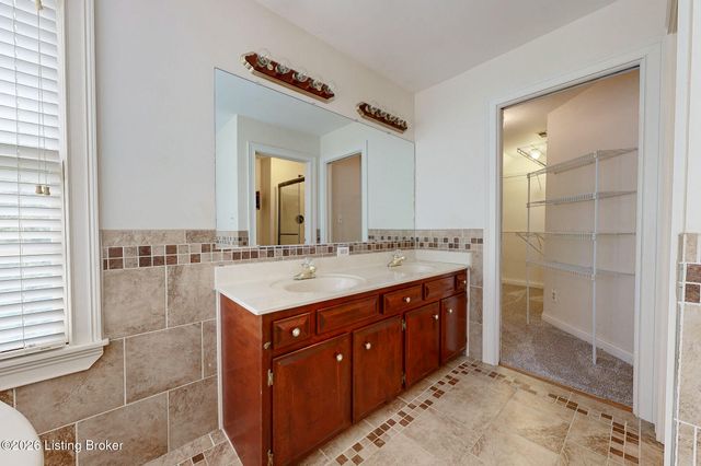 1617 Doral Ct, Shelbyville, KY 40065