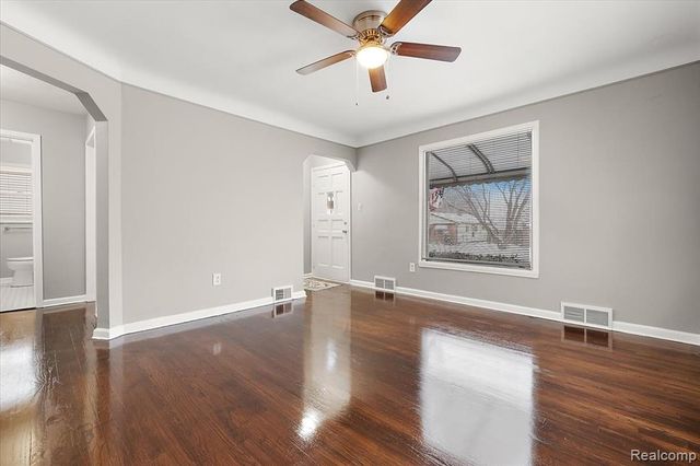 25245 Dodge Street, Roseville, MI 48066