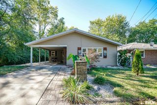 1808 CENTER Street, Pekin, IL 61554