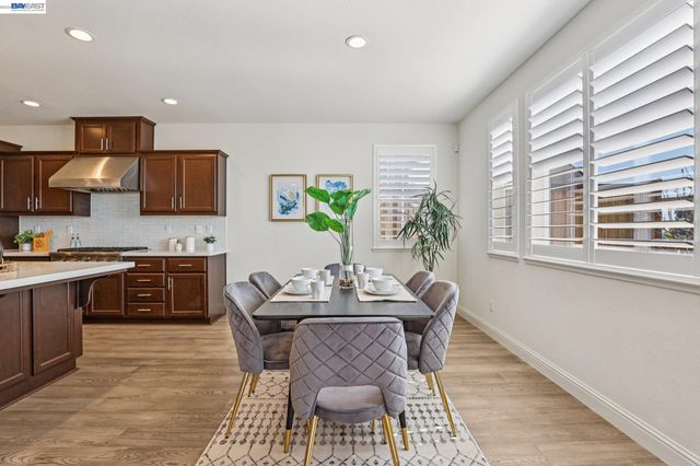 28719 Vista Grande Dr, Hayward, CA 94544