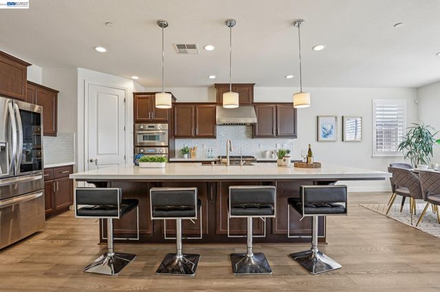 28719 Vista Grande Dr, Hayward, CA 94544