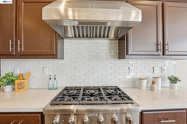 28719 Vista Grande Dr, Hayward, CA 94544