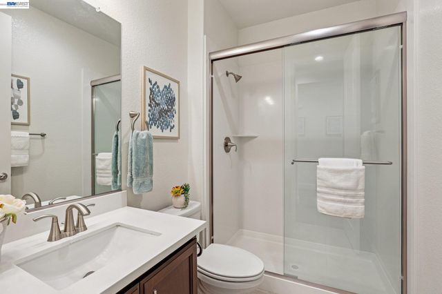 28719 Vista Grande Dr, Hayward, CA 94544