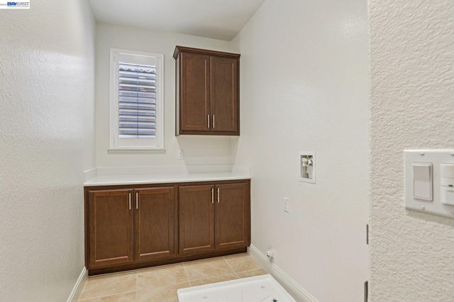 28719 Vista Grande Dr, Hayward, CA 94544