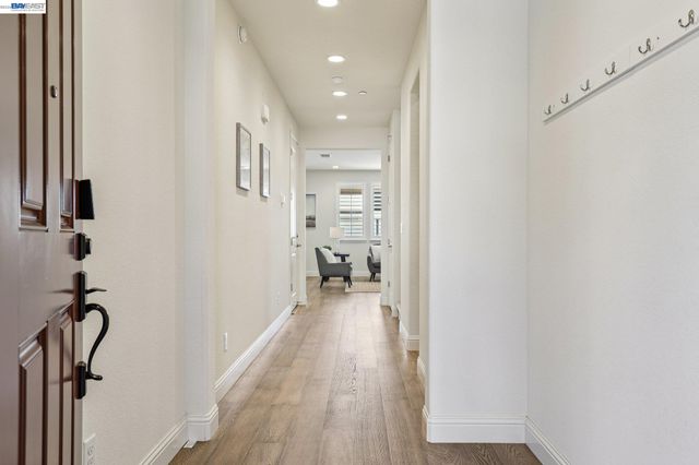 28719 Vista Grande Dr, Hayward, CA 94544