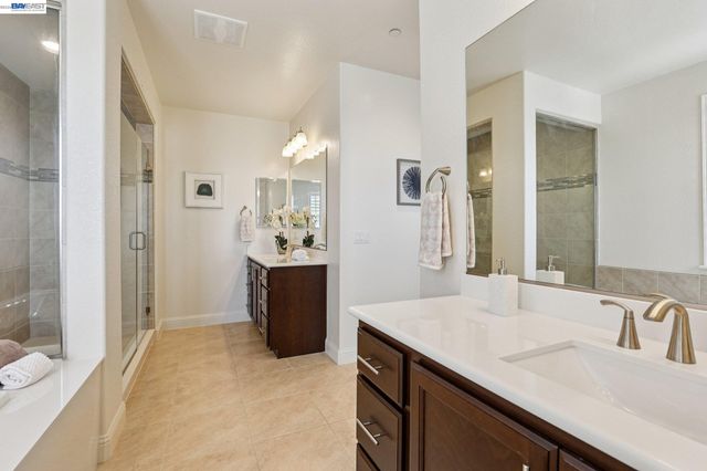 28719 Vista Grande Dr, Hayward, CA 94544