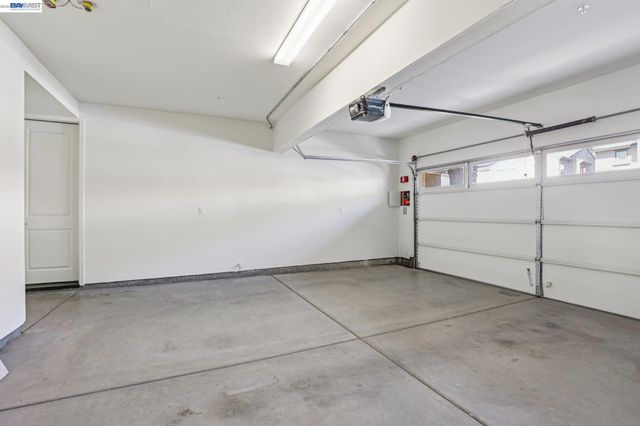 28719 Vista Grande Dr, Hayward, CA 94544