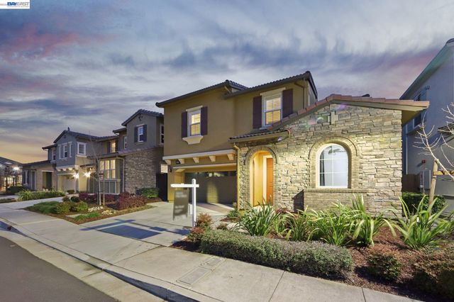 28719 Vista Grande Dr, Hayward, CA 94544