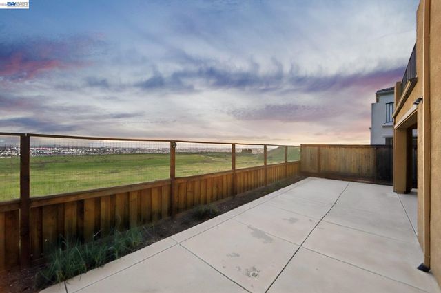 28719 Vista Grande Dr, Hayward, CA 94544