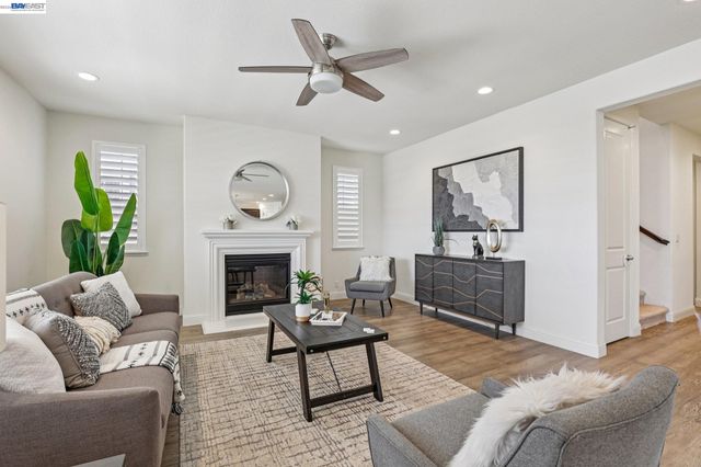 28719 Vista Grande Dr, Hayward, CA 94544