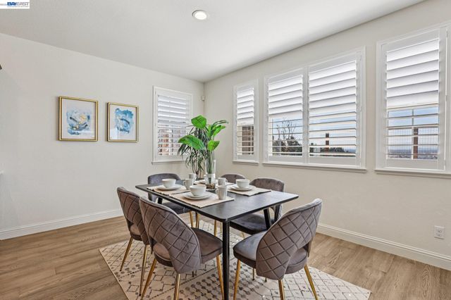 28719 Vista Grande Dr, Hayward, CA 94544