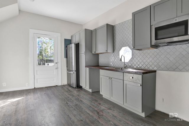 1063 Selma Street, Mobile, AL 36604