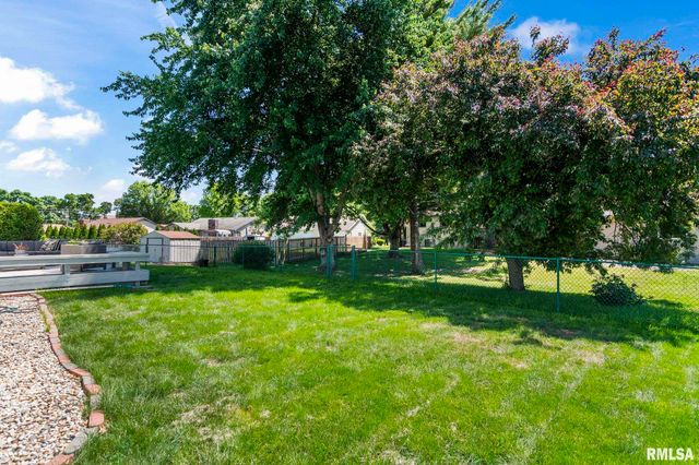 29 HOLLYBROOK Drive, Springfield, IL 62702