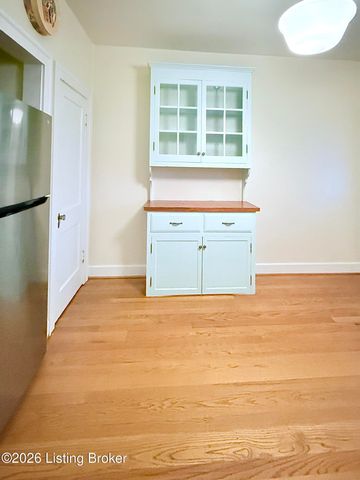 2306 Woodbourne Ave APT 8, Louisville, KY 40205