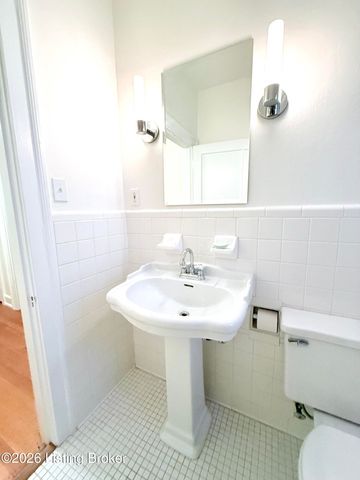 2306 Woodbourne Ave APT 8, Louisville, KY 40205