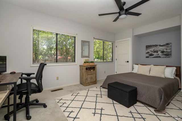 9636 Lakewood Dr, Windsor, CA 95492