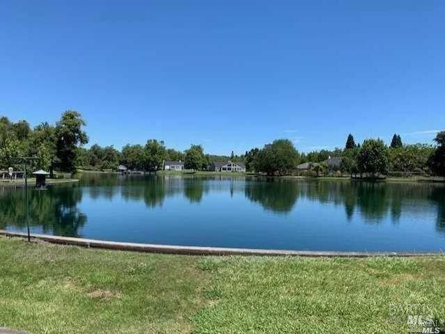 9636 Lakewood Dr, Windsor, CA 95492