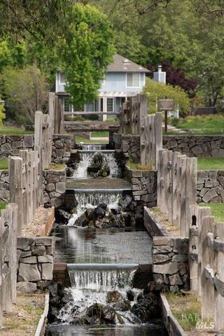 9636 Lakewood Dr, Windsor, CA 95492