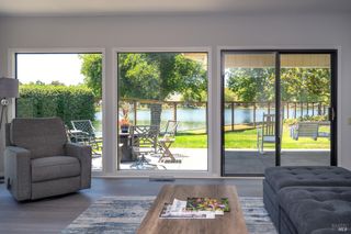 9636 Lakewood Dr, Windsor, CA 95492