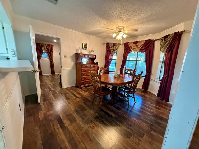 300 Denton Court, Collinsville, TX 76233
