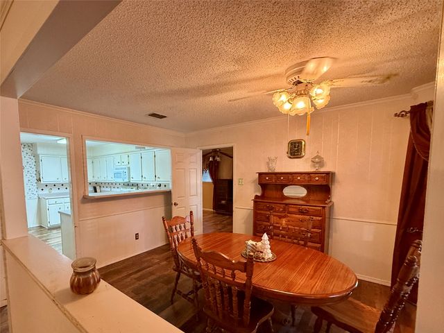 300 Denton Court, Collinsville, TX 76233