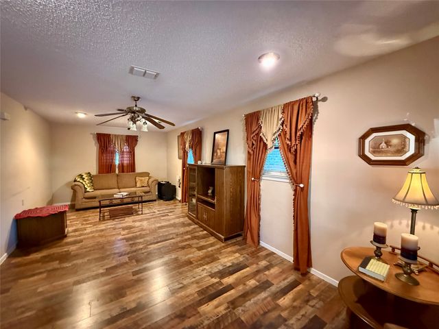 300 Denton Court, Collinsville, TX 76233