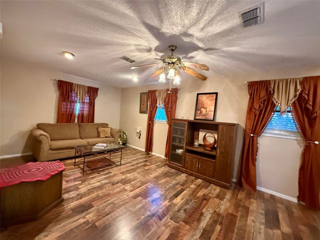 300 Denton Court, Collinsville, TX 76233