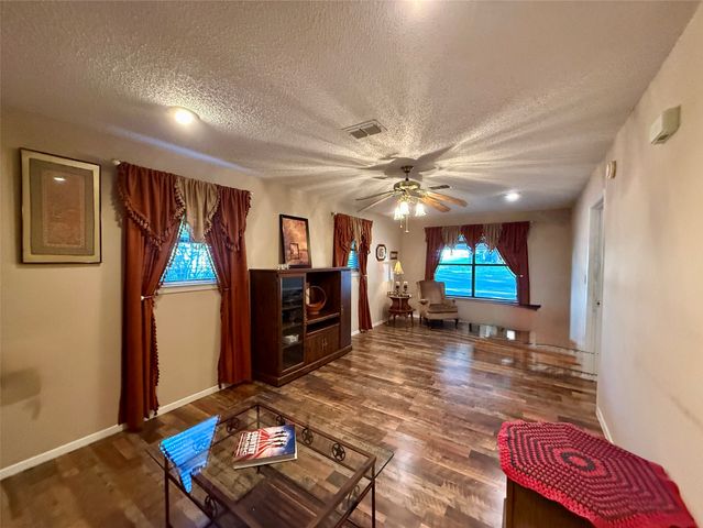 300 Denton Court, Collinsville, TX 76233