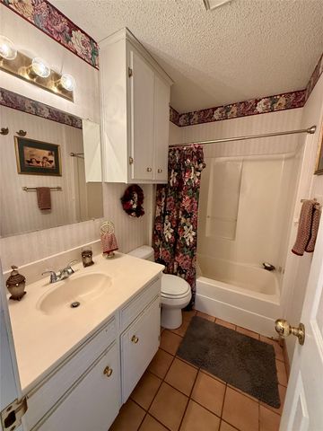 300 Denton Court, Collinsville, TX 76233