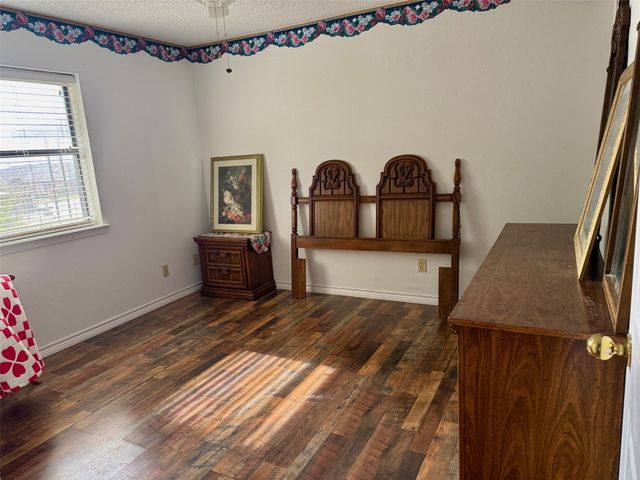 300 Denton Court, Collinsville, TX 76233