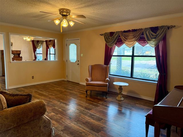 300 Denton Court, Collinsville, TX 76233