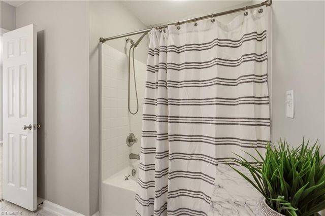 4303 River Crest Lane, Greensboro, NC 27409