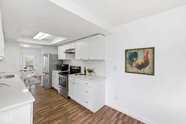 5097 Vantage Point Road B 2, Avon, IN 46123