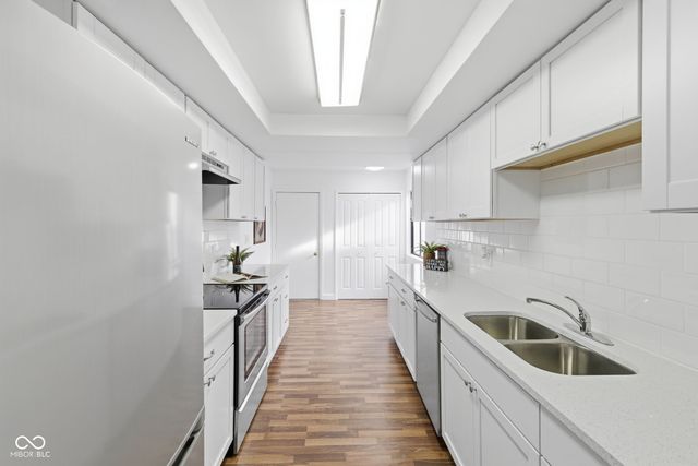 5097 Vantage Point Road B 2, Avon, IN 46123