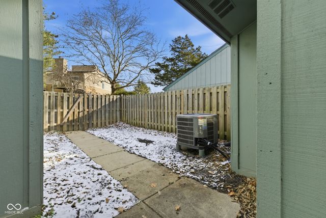 5097 Vantage Point Road B 2, Avon, IN 46123