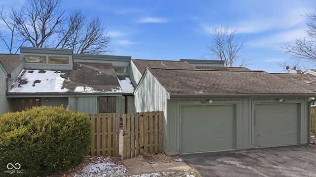 5097 Vantage Point Road B 2, Avon, IN 46123