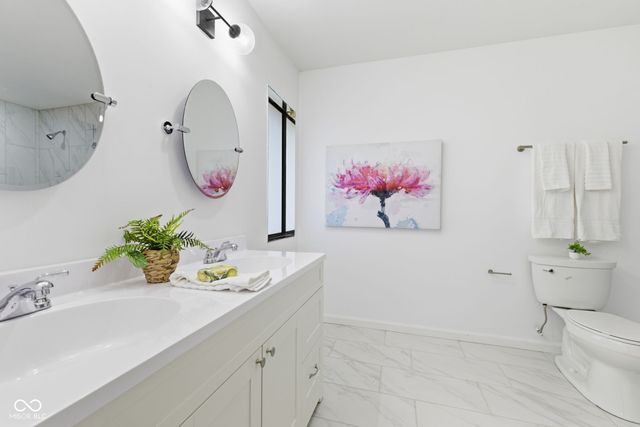 5097 Vantage Point Road B 2, Avon, IN 46123