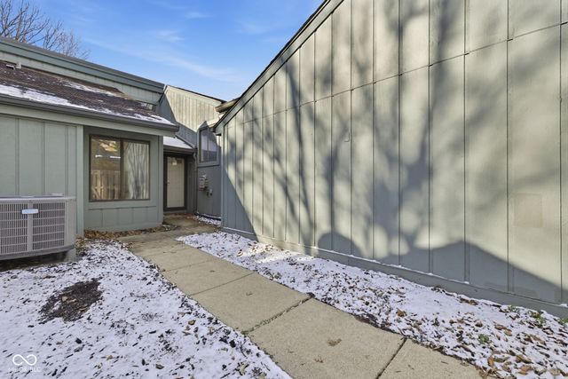 5097 Vantage Point Road B 2, Avon, IN 46123