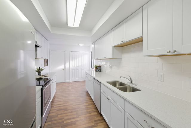 5097 Vantage Point Road B 2, Avon, IN 46123